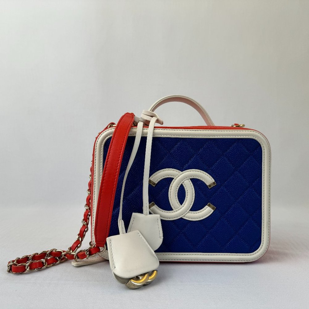 Chanel Medium Caviar Filigree Vanity Case